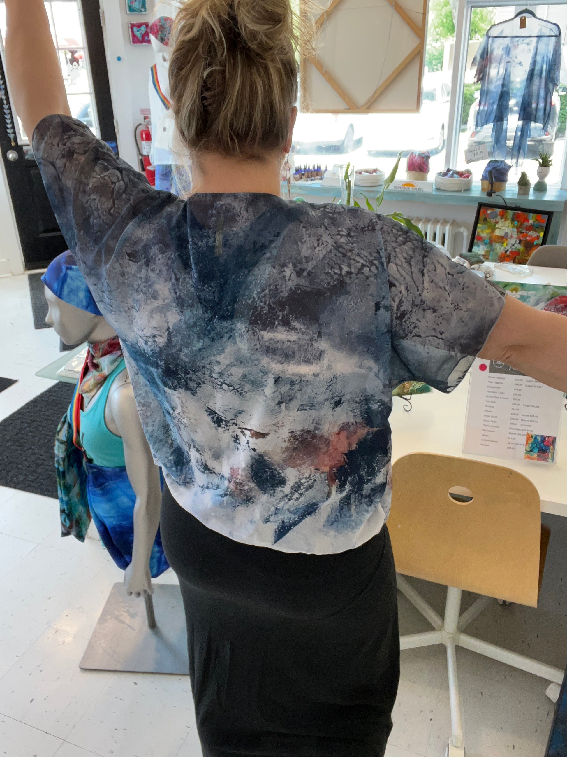 Early Summit Kimono - Dark Top