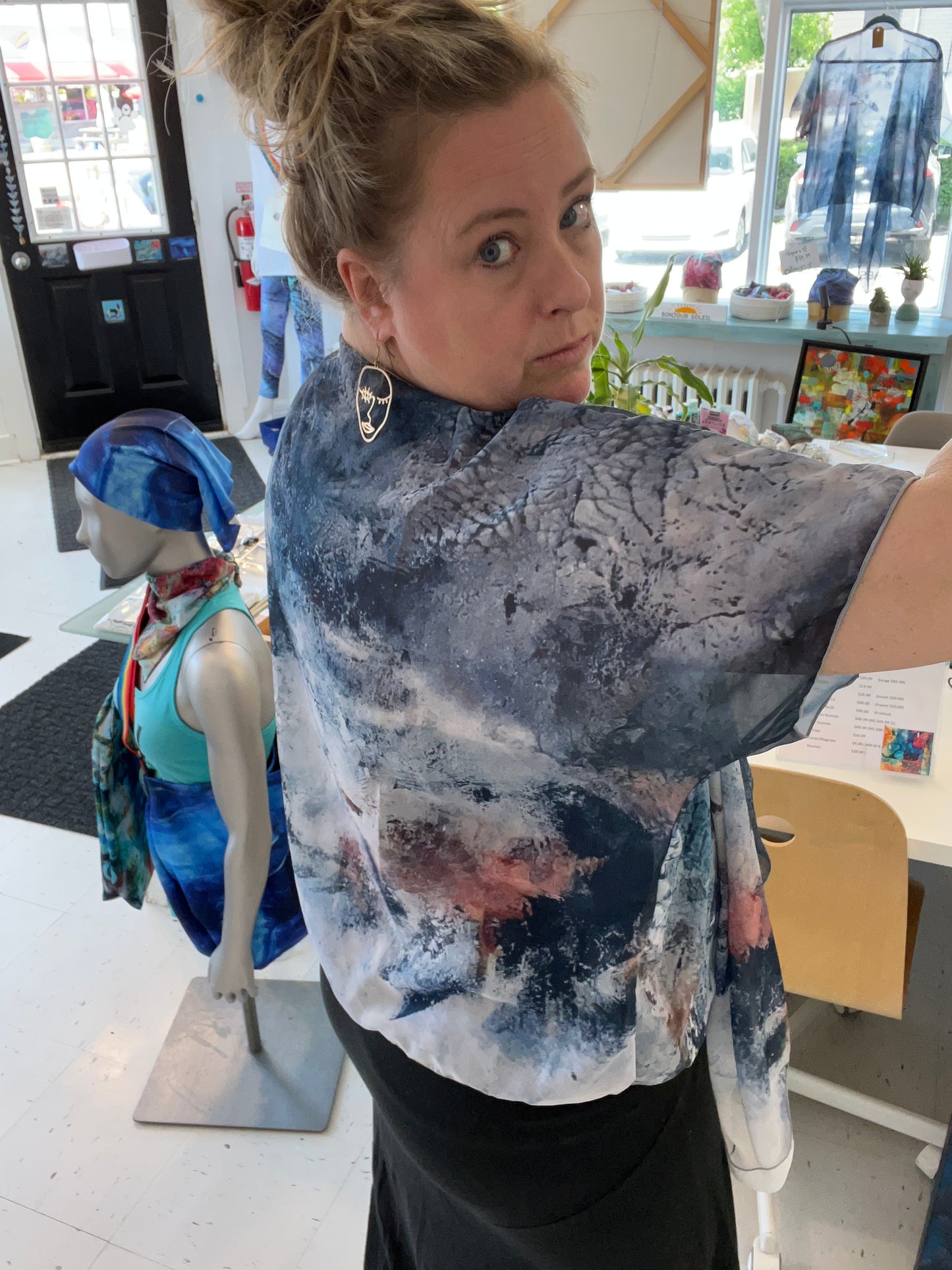 Early Summit Kimono - Dark Top