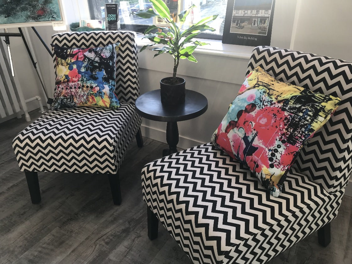 GraFeeti Throw Pillow