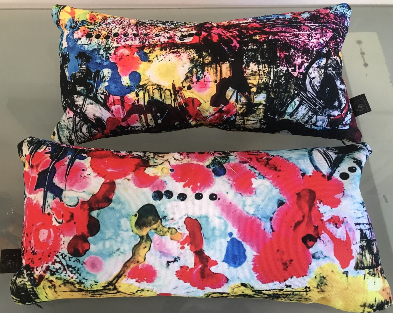 GraFeeti Street Long Pillows